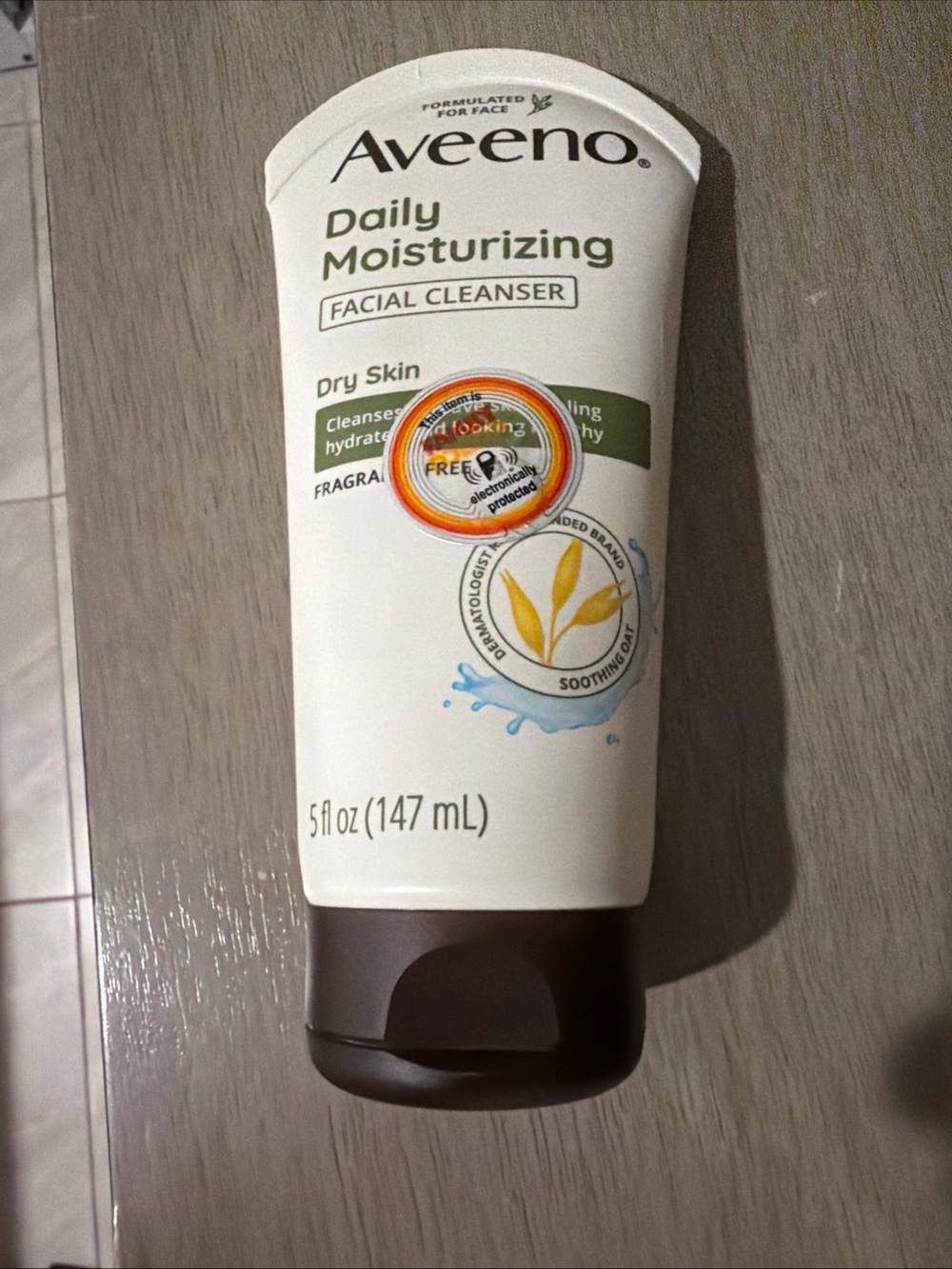 Aveeno Daily Moisturizing Facial Cleanser for Dry Skin w Soothing Oat 5oz